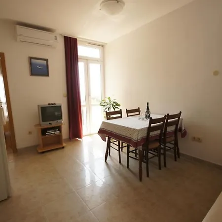 75-6 Apartment