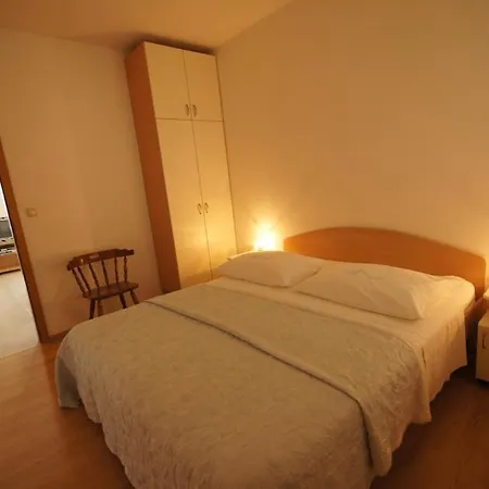 75-6 Apartment *